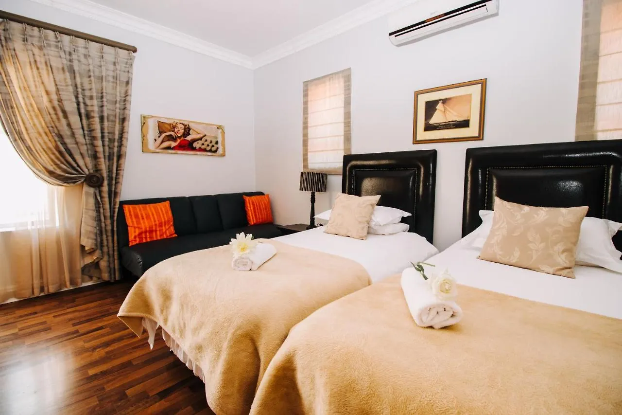 Albatross Guest House Cape Town 3*,