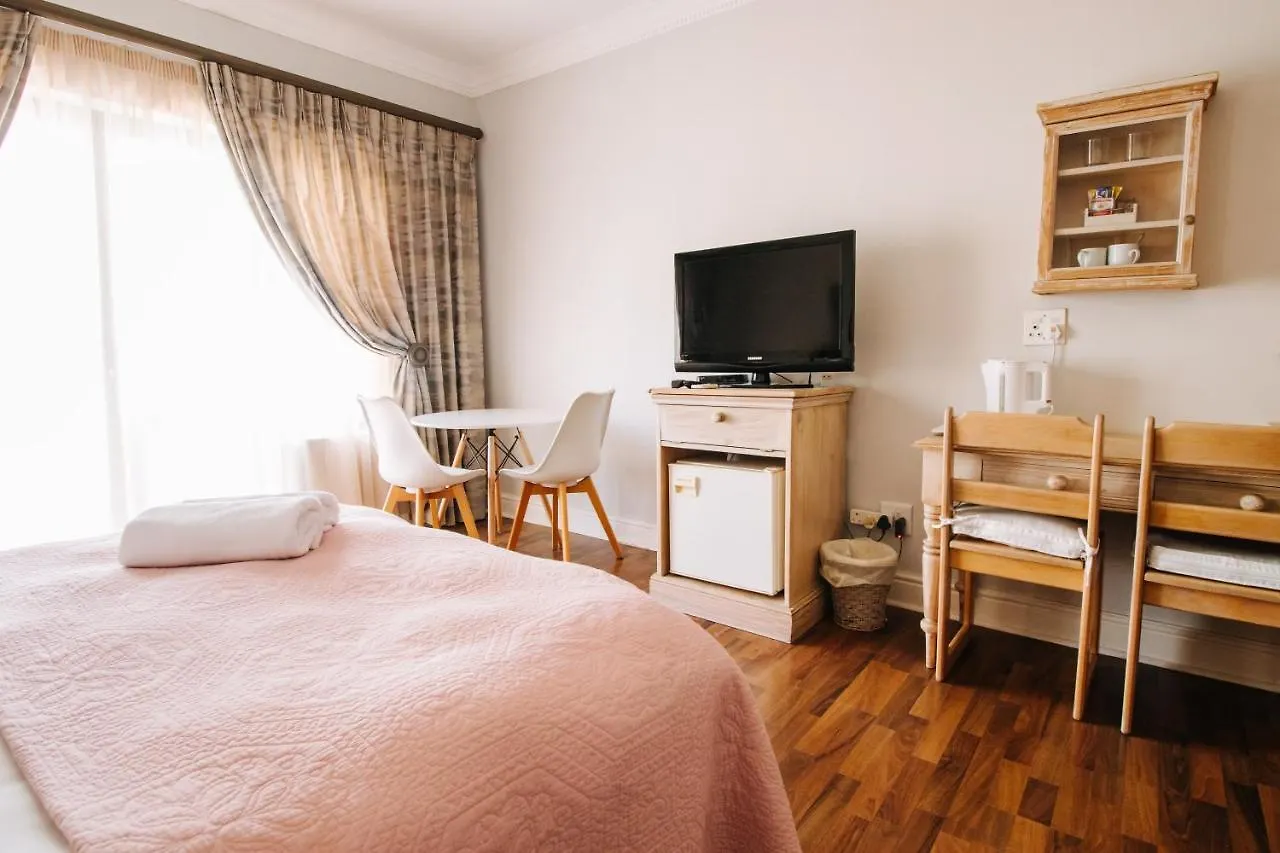 Albatross Guest House Cape Town 3*,
